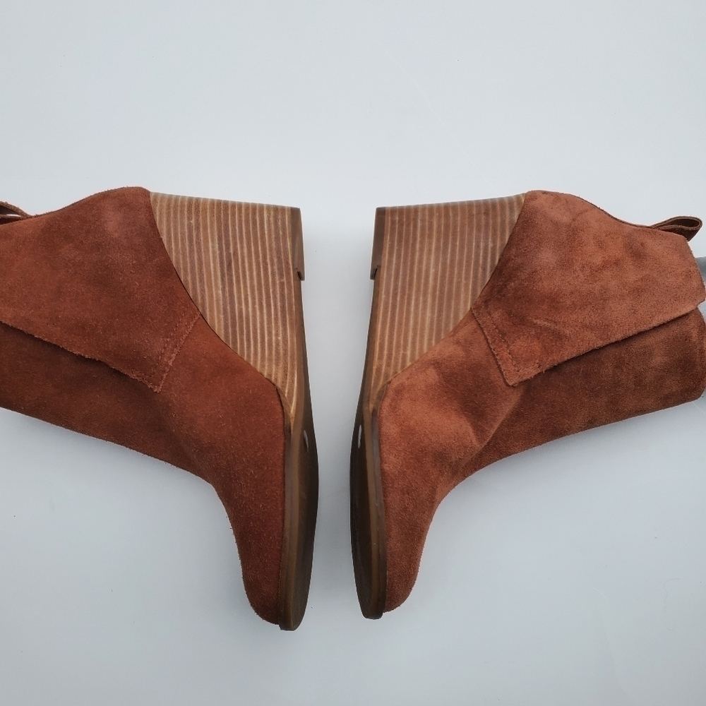 LUCKY BRAND Yoniana SUEDE BOOTIES - Picture 3 of 5